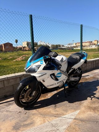 Honda CBR 600 F4i 2002
