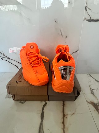Scarpe Nike Arancioni pronta consegna