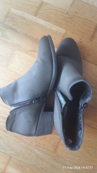 Botines grises 39