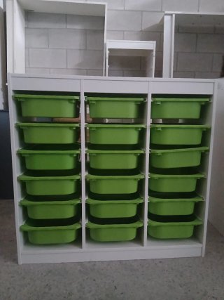 Cajoneras Ikea madera con cajones