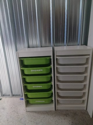 Cajoneras Ikea madera con cajones