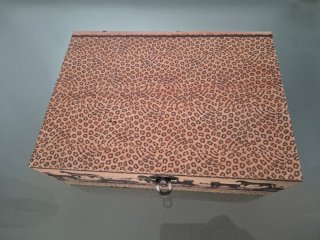 Caja joyero madera diseño étnico felinos