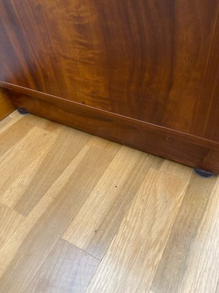 Mueble aparador de madera,