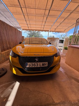Peugeot 208 GT 2021