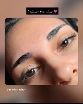Pestañas pelo a pelo y cejas
