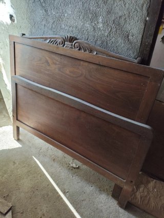 Cabecero de madera de castaño