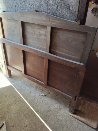 Cabecero de madera de castaño