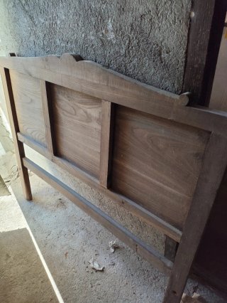 Cabecero de madera de castaño