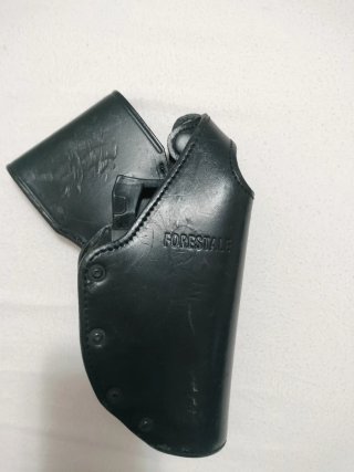 Fondine cuoio e plastica estrazione rapida