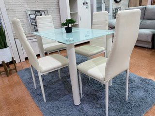 Mesa cristal templado y 4 sillas