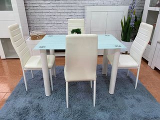 Mesa cristal templado y 4 sillas