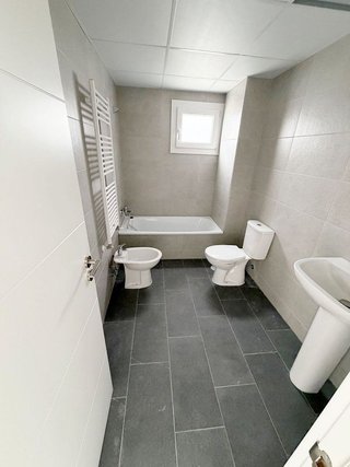 Piso en alquiler en Poniente-Norte - Miralbaida - Parque Azahara en Córdoba