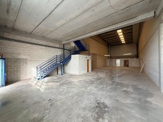 Nave industrial en alquiler en Velilla de San Antonio