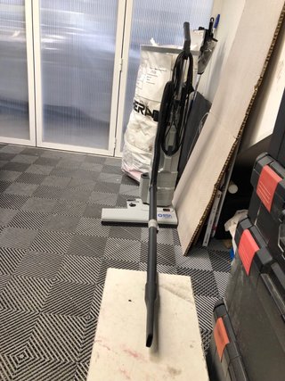 Aspirador Nilfisk GU 450 A