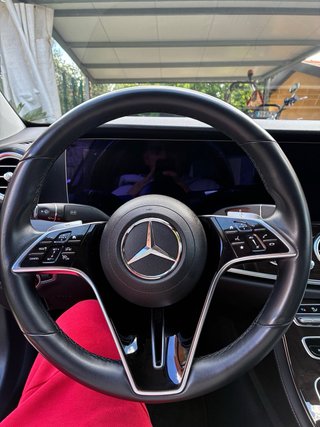 Mercedes-Benz E300 2022