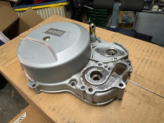 Tapa embrague Aprilia RS50 Culo Avispa
