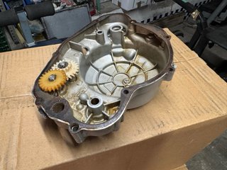 Tapa embrague Aprilia RS50 Culo Avispa