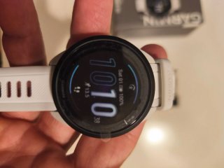Garmin Forerunner 165 - Gris/Blanco