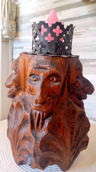 Candelabro artesanal madera olivo caras