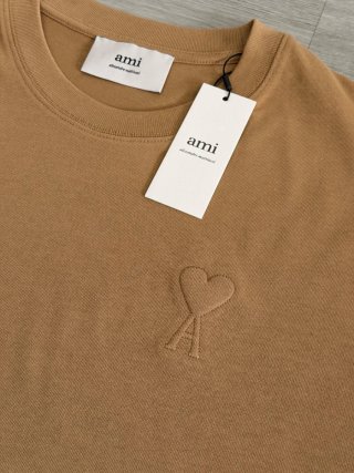 T-shirt Ami Paris Castanho