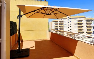 Sombrilla de terraza beige