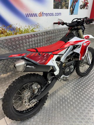 FANTIC XEF 250cc  5-2024 - 2.300 km/75 horas