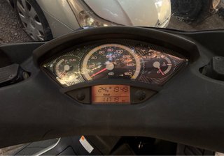 Yamaha Black Xmax 125