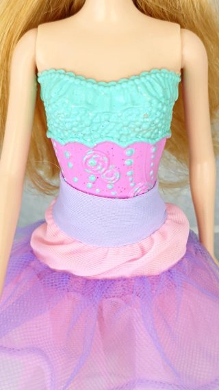 Barbie Princesa con Tiara y Vestido