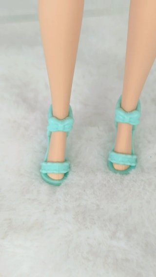 Barbie Princesa con Tiara y Vestido