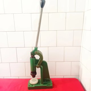 Prensa remachadora C-50