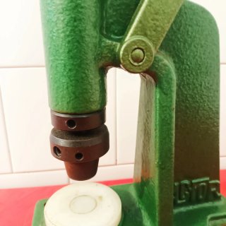 Prensa remachadora C-50