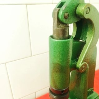Prensa remachadora C-50