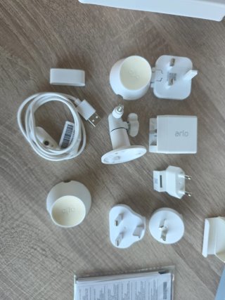 Arlo Pro 4 Spotlight Camera - 3 Cámaras