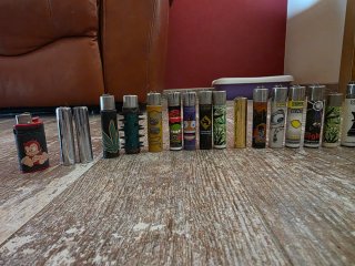 Colección de más de 100 mecheros Clipper