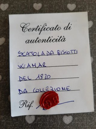 Scatola in latta antica