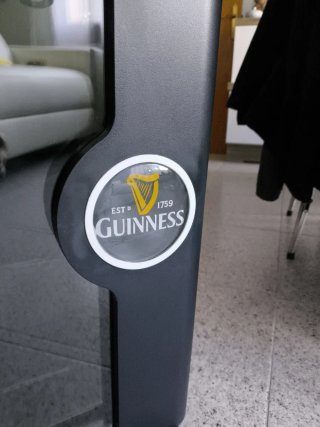 Nevera pequeña personalizada de Guinness