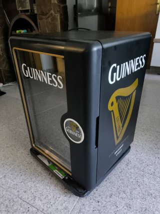 Nevera pequeña personalizada de Guinness