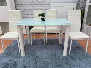 Mesa Cristal Templado + 4 Sillas Polipiel