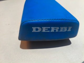 Asiento Derbi FDX 60€ Asiento Derbi FD.   45€