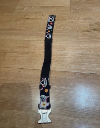 Collar ajustable calaveras y flores