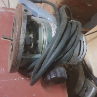 Fresadora de mano makita 360
