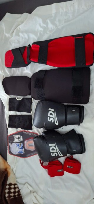 Guantes de boxeo SDI 10oz y protector bucal