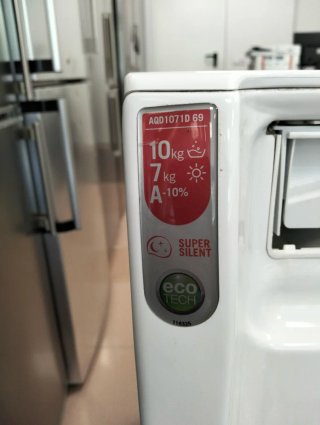 Lavadora-Secadora Hotpoint Aqualtis 10/7