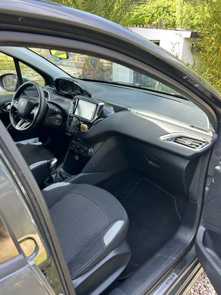 Peugeot 208 2014
