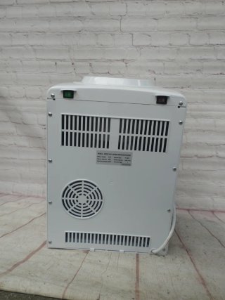 Dispensador de agua de mesa blanco