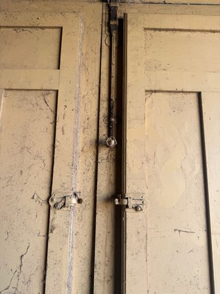Puerta balconera antigua