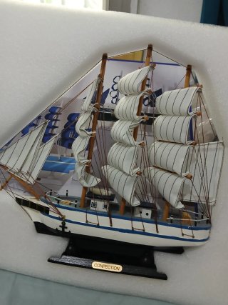 Barco de vela decorativo
