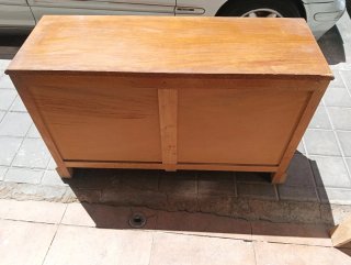 Cómoda de madera con 8 cajones