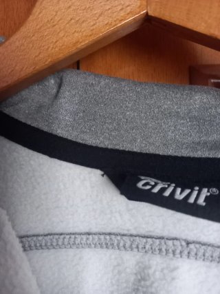 Sudadera gris y blanca talla S