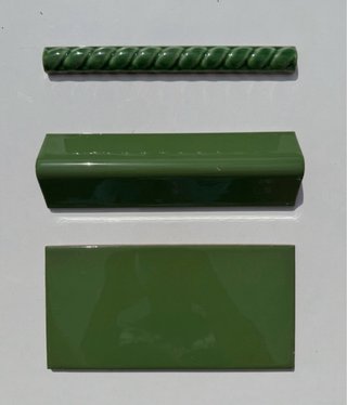 Listelo, zócalo y esquinero verde
